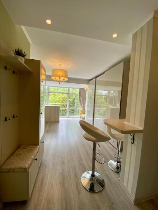 Downtown Studio - Ultra Central With Park View Bucharest Exterior photo