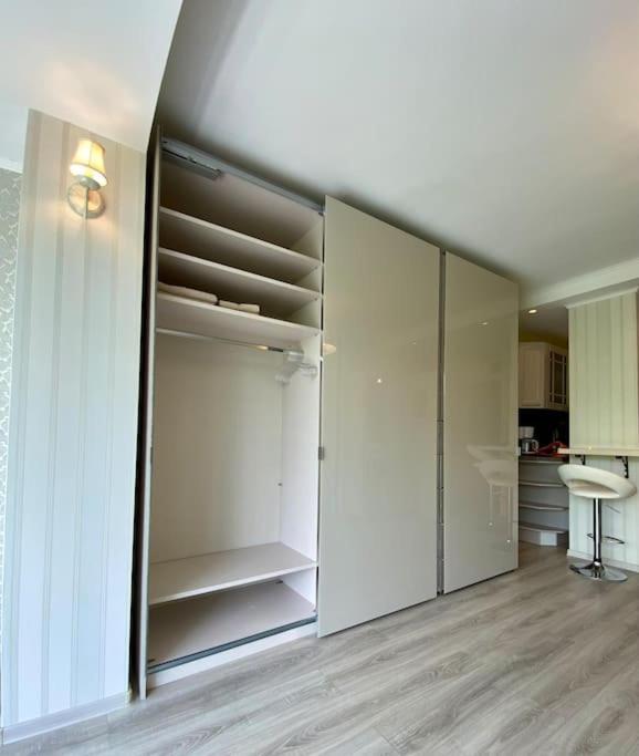 Downtown Studio - Ultra Central With Park View Bucharest Exterior photo